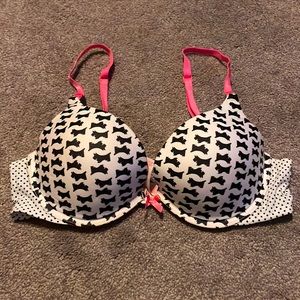 🌙 NWOT VS PINK padded push-up bra 36B